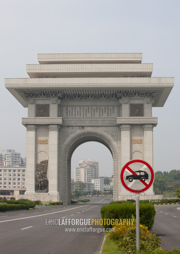 L'Arche de Triomphe, Pyongang