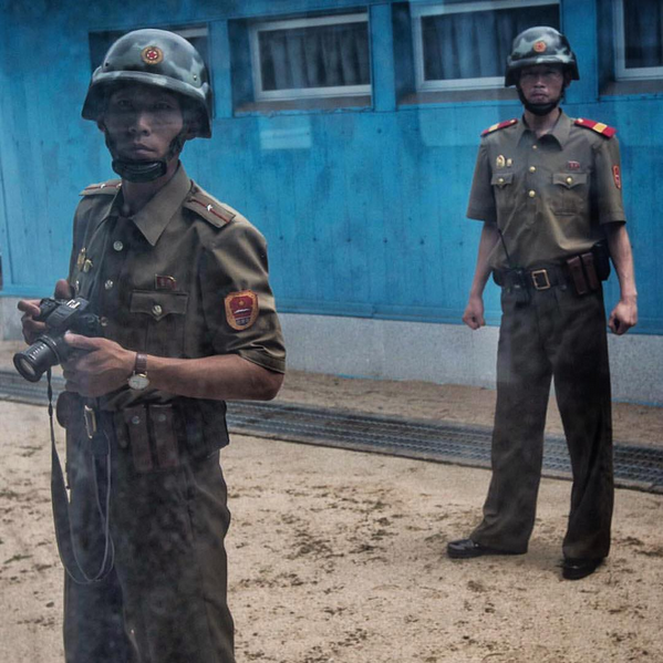 deux soldats de la Zone démilitarisée, Corée