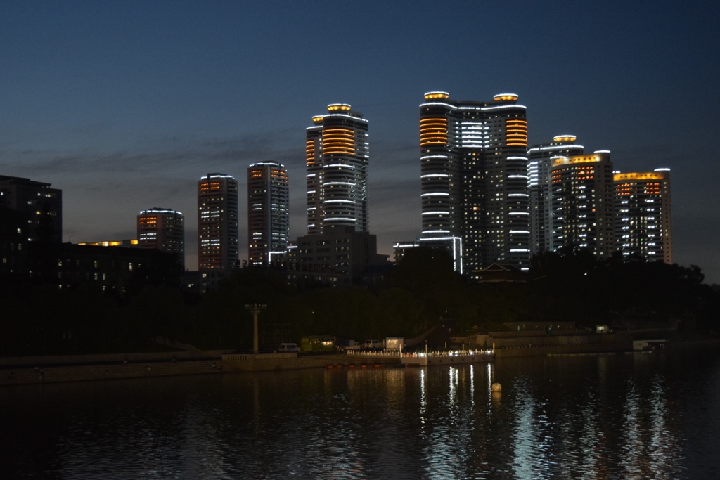 Vue nocturne de Pyongyang